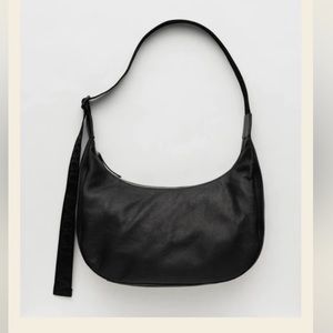 BAGGU - Medium Crescent in Black Leather